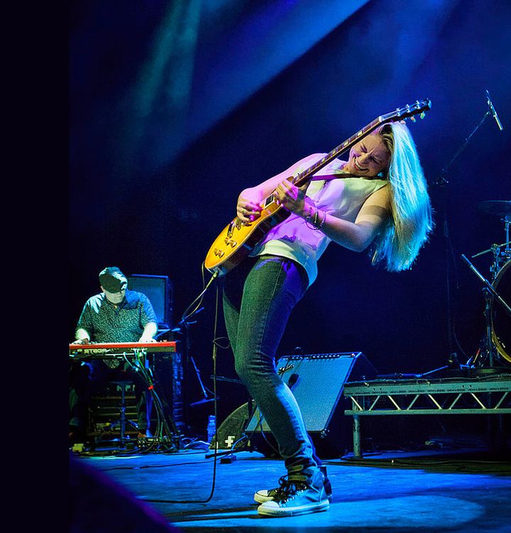 Joanne Shaw Taylor sur scène
 (MHP Studios)