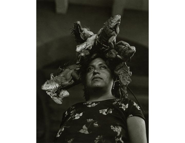 Graciela Iturbide, "Nuestra Señora de las Iguanas", Juchitán, Oaxaca, 1979 (© Graciela Iturbide)