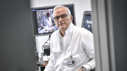 Jean-Marc&nbsp;Ayoubi, chef de service de gynécologie-obstétrique et médecine de la reproduction à l’Hôpital&nbsp;Foch, le 17 février 2021. (STEPHANE DE SAKUTIN / AFP)