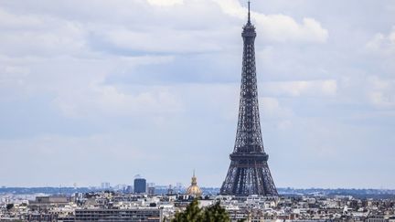 La tour Eiffel, le 1er juillet 2023, à Paris. (CHARLY TRIBALLEAU / AFP)