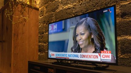 Le discours de Michelle Obama à la convention démocrate, enregistré en vidéo et diffusé sur la chaîne américaine CNN, le 17 août 2020. (DAVID HIMBERT / AFP)