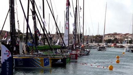 Le ponton du Vendée Globe après le reconfinement, dix jours avant le départ de l'édition 2020, le 29 octobre 2020. (PHILIPPE REY-GOREZ / FRANCE-BLEU LOIRE OCÉAN)