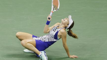 La Française Alizé Cornet frustrée sur le court de l'US Open (JASON SZENES / EPA)