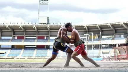 Entrainement de sumo dans un stade de Caracas (Venezuela). (JUAN BARRETO / AFP)