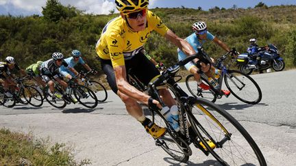 Le coureur britannique Chris Froome sur son vélo lors de la 17e étape