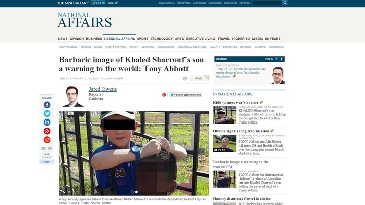 La photo de ce petit gar&ccedil;on, utilis&eacute;e ici dans un article du journal "The Australian", a &eacute;t&eacute; retir&eacute;e de Twitter, et le compte de son p&egrave;re ferm&eacute; (capture d'&eacute;cran).&nbsp; (THE AUSTRALIAN)