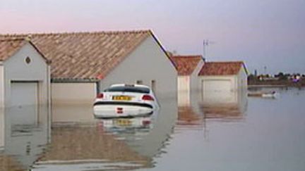 De gros dégâts en Vendée après la tempête qui a dévasté le département, le 27 février 2010. (France 2)