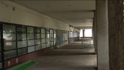 Deux adolescents de 13 ans accusés du viol d’une jeune fille de 12 ans à Courbevoie, dans les Hauts-de-Seine ont été mis en examen, mardi 18 juin. Les suspects auraient également tenu des propos antisémites.