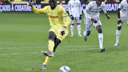 Abdoulaye Touré, le capitaine du FC Nantes, a été testé positif au Covid-19. (SEBASTIEN SALOM-GOMIS / AFP)