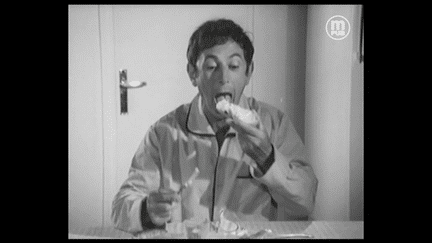 Le comédien Jacques Duby dans la première publicité télévisée pour le fromage Boursin, le 1er octobre1968. (LA MAISON DE LA PUB)