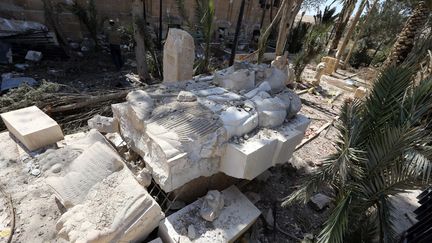 Des bustes vandalisés dans le musée national de Palmyre (Syrie), jeudi 31 mars 2016, après la reprise du site par des troupes du régime appuyées par des soldats russes. (JOSEPH EID / AFP)