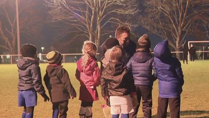 Après deux ans de pandémie, les clubs sportifs se heurtent aux mêmes difficultés de budget.&nbsp;En Meurthe-et-Moselle, un petit club amateur a trouvé une façon originale de lancer un appel aux dons. (CAPTURE ECRAN FRANCE 3)