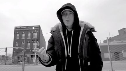 Eminem dans le clip "Detroit vs Everybody"
 (Saisie écran)