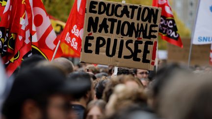 Une manifestation d'enseignants, le 3 octobre 2019 à Bobigny (Seine-Saint-Denis). (THOMAS SAMSON / AFP)