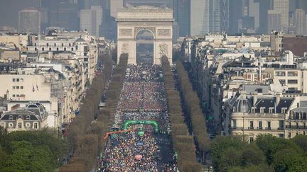 &nbsp; (Sécurité renforcée pour la 40e édition du marathon de Paris © MaxPPP)