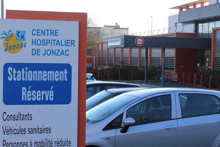 Joël Le Scouarnec a exercé à l'hôpital de Jonzac entre 2008 et 2017. (GOBIN MARIE-LAURE / MAXPPP)