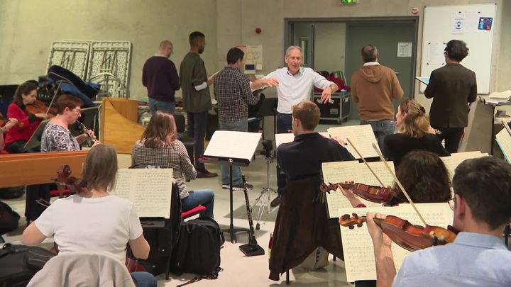 Les répétitions avant le concert à Amiens le 18 mars. (E. Montcho / France Télévisions)