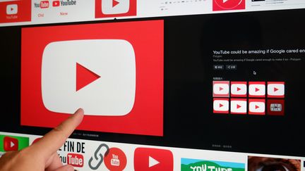 Youtube est à nouveau épinglée pour sa politique de monétisation des vidéos. (SAM YEH / AFP)