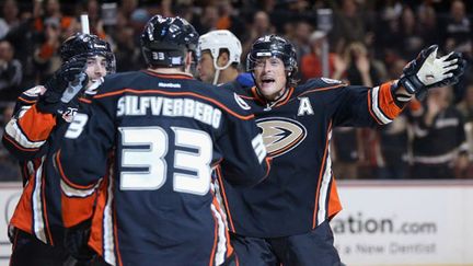 Perreault, Silfverberg et Selanne (Anaheim Ducks) (JEFF GROSS / GETTY IMAGES NORTH AMERICA)