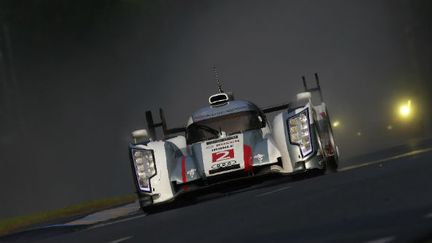 L'Audi N.2 de Duval, Kristensen et McNish