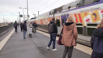 Les trains TER sont régulièrement en retard ou annulés selon une enquête de l'UFC-Que Choisir. La région PACA est particulièrement touchée par ces perturbations.