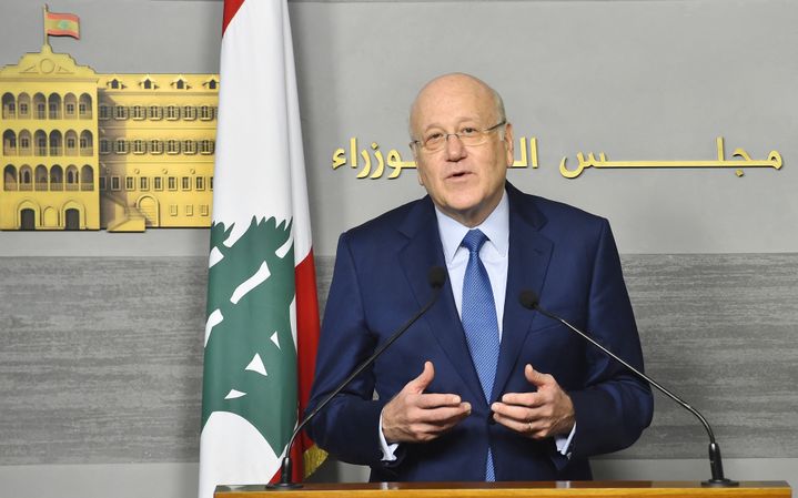 Le Premier ministre libanais Najib Mikati lors d'un sommet, le 30 septembre 2021 à Beyrouth (Liban). (LEBANESE PRIME MINISTRY/ ANADOLU AGENCY VIA AFP)