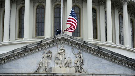 États-Unis : retour au calme un jour après l’invasion du Capitole