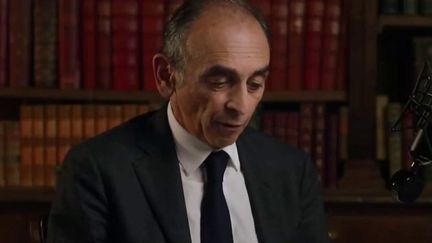 C'est la fin d'un vrai/faux suspens pour Éric Zemmour. Le polémiste s'est officiellement déclaré candidat à l'élection présidentielle mardi 30 novembre, dans une vidéo d'une dizaine de minutes diffusée sur les réseaux sociaux.&nbsp; (CAPTURE ECRAN FRANCE 2)