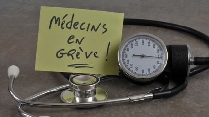 Les médecins généralistes en grève le 14 février 2023. (RICHARD VILLALON / MAXPPP)