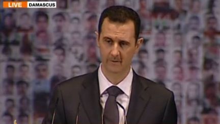 Capture d'&eacute;cran de la cha&icirc;ne Al-Jazeera, qui diffusait, dimanche 6 janvier 2013, le discours de Bachar Al-Assad &agrave; Damas (Syrie). (CAPTURE D'ECRAN AL-JAZEERA / FRANCETV INFO)