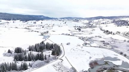 Intempéries : 32 départements placés en vigilance orange neige-verglas (France 2)