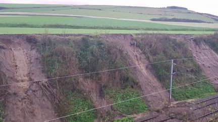 Inondations dans le Pas-de-Calais : les routes et les voies fermées paralysent le département (France 2)