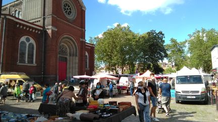 Le marché de Wazemmes, à Lille est l'un&nbsp;des plus grands marchés&nbsp;de France, avec 50.000 personnes chaque dimanche. (MANON KLEIN / RADIO FRANCE)