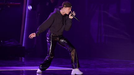 Justin Bieber sur la scène des Grammy Awards, le 3 avril 2022. (MATT WINKELMEYER / GETTY IMAGES NORTH AMERICA)