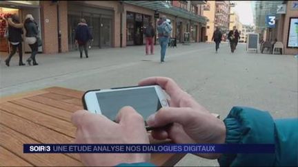 Une étude analyse nos dialogues digitaux