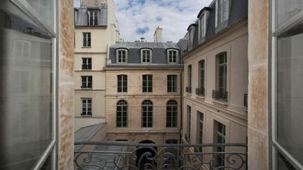 L'h&ocirc;tel Dodun reconverti en logements sociaux, le 30 avril 2015, &agrave; Paris. (MANUEL COHEN / AFP)