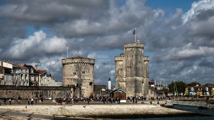 La tour Saint-Nicolas et la tour de la Chaine, à La Rochelle (illustration) (JOEL SAGET / AFP)