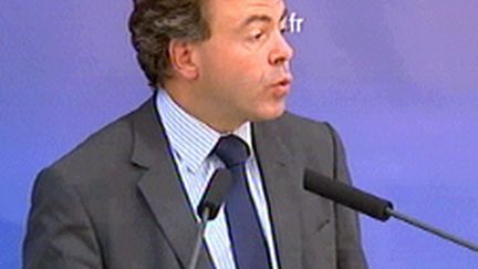 le ministre de l'Education Luc Chatel (© France 3)