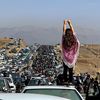 Un rassemblement vers le cimetière de Saqqez (Iran) pour rendre hommage à Mahsa Amini, le 26 octobre 2022. (UGC IMAGE / AFP)