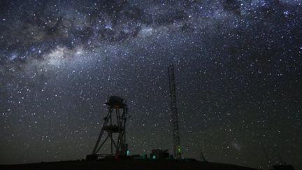 L'observatoire de Cerro Paranal dans le désert chilien, où est abrité le "Very Large Telescope". (AFP PHOTO/ESO)