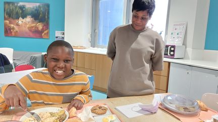 Tywan Papis est hospitalisé à l'institut Gustave Roussy et bénéficie d'un "repas toqué" deux fois par mois. (SOLENE LE HEN / FRANCEINFO)