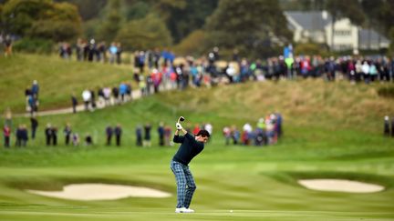 L'Irlandais Rory McIlroy s'entra&icirc;ne&nbsp;avant le d&eacute;but de la Ryder Cup, &agrave; Gleneagles (Ecosse), le 23 septembre 2014.&nbsp; (BEN STANSALL / AFP)