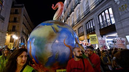 Manifestation pour le climat dans les rues de Madrid, le 27 septembre 2019. (OSCAR DEL POZO / AFP)