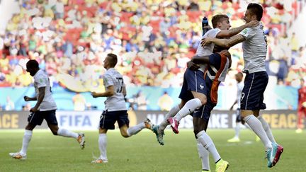 &nbsp; (La joie des Bleus après la qualification © Martin Meissner/AP/SIPA)