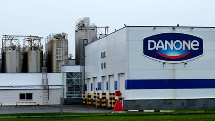 Un site du groupe Danone près de Moscou, la capitale russe, le 22 juillet 2017. (YURI KADOBNOV / AFP)