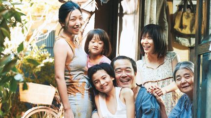 "Une affaire de famille" de Hirokazu Kore-eda
 (FUJI_TELEVISION_NETWORKGAGA_CORPORATIONAOI_Pro._Inc._All_rights_reserved)