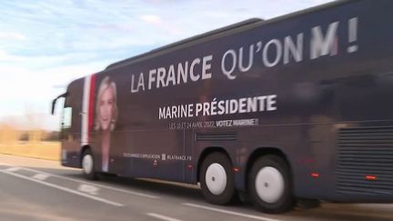 Présidentielle 2022 : Les bus "Marine Le Pen", affichage sauvage ou pratique légale ?