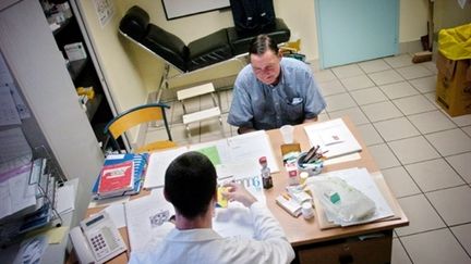 Le prix unique de la consultation médicale pourrait disparaître. (AFP - Jeff Pachoud)