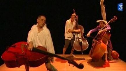 &quot;Trois grand-mères prennent le large&quot;: l&#039;aventure musicale du trio Bass&#039;in
 (Culturebox)