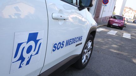 Une voiture de&nbsp;SOS Médecins (photo d'illustration). (JEAN-FRAN?OIS FREY / MAXPPP)